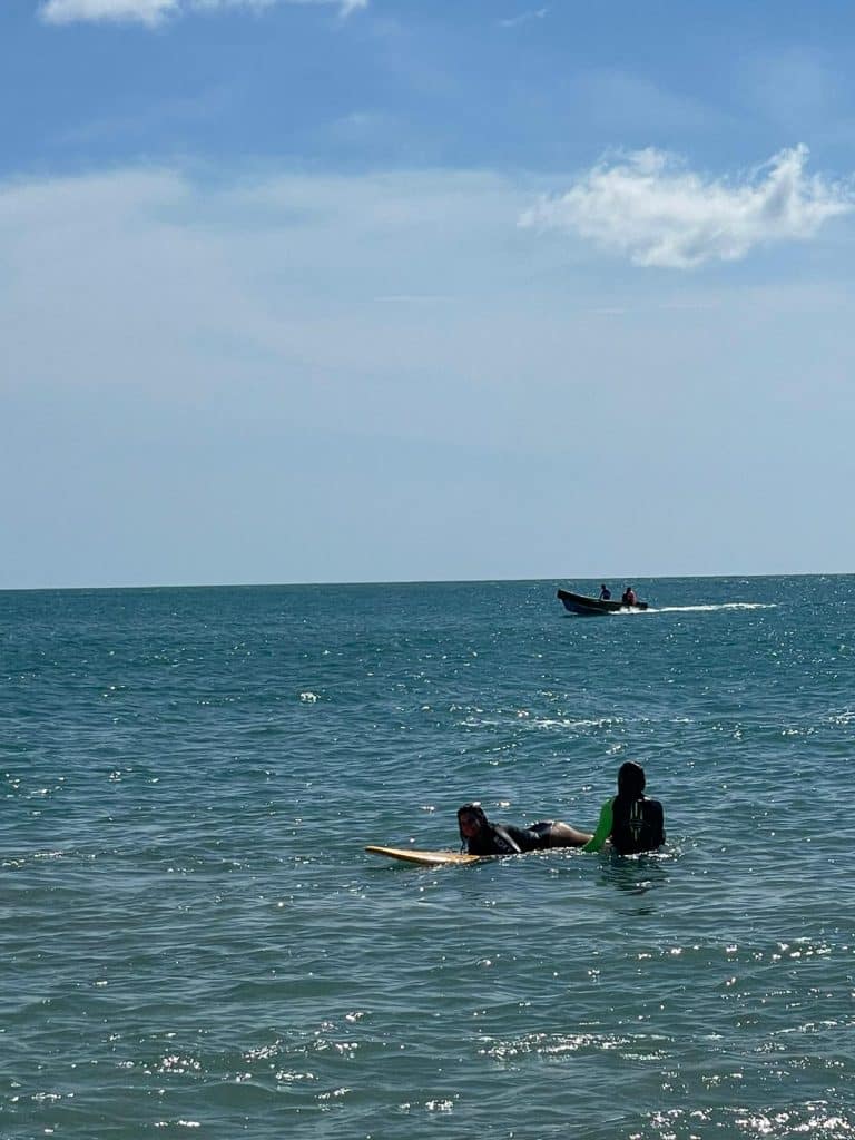 surfing in arugam bay